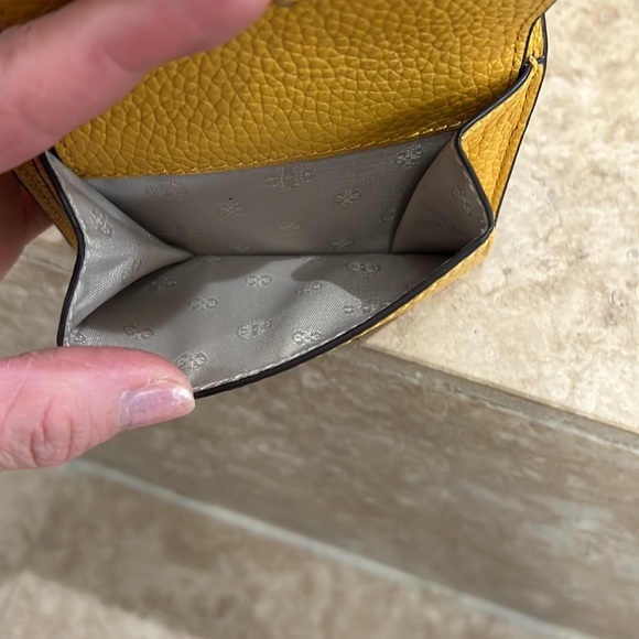 ❗️PRICE DROP❗️Tory Burch Trifold Wallet - Picture 7 of 9